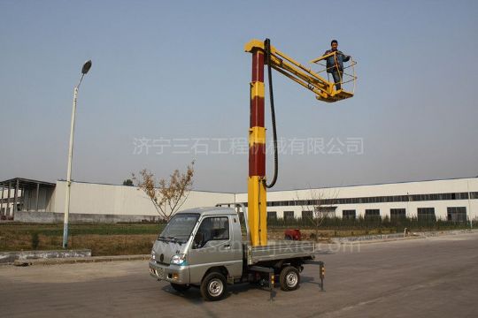 點擊查看詳細信息<br>標題：小型高空作業(yè)車 閱讀次數(shù)：3186