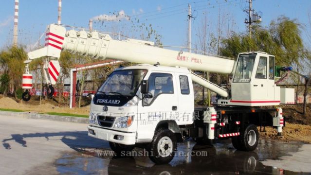 點(diǎn)擊查看詳細(xì)信息<br>標(biāo)題：8噸汽車吊 閱讀次數(shù)：3231