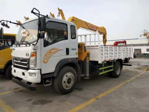 點(diǎn)擊查看詳細(xì)信息<br>標(biāo)題：5噸重汽豪曼隨車吊 閱讀次數(shù)：2949